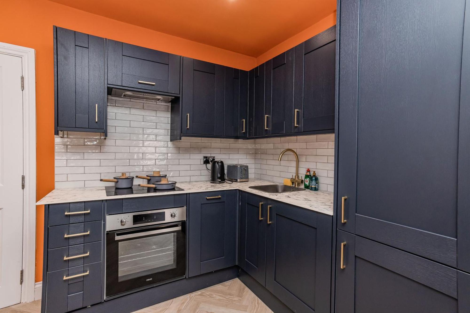 Apartment Super 2 Bedroom Flat I Next To Shopping Center &
